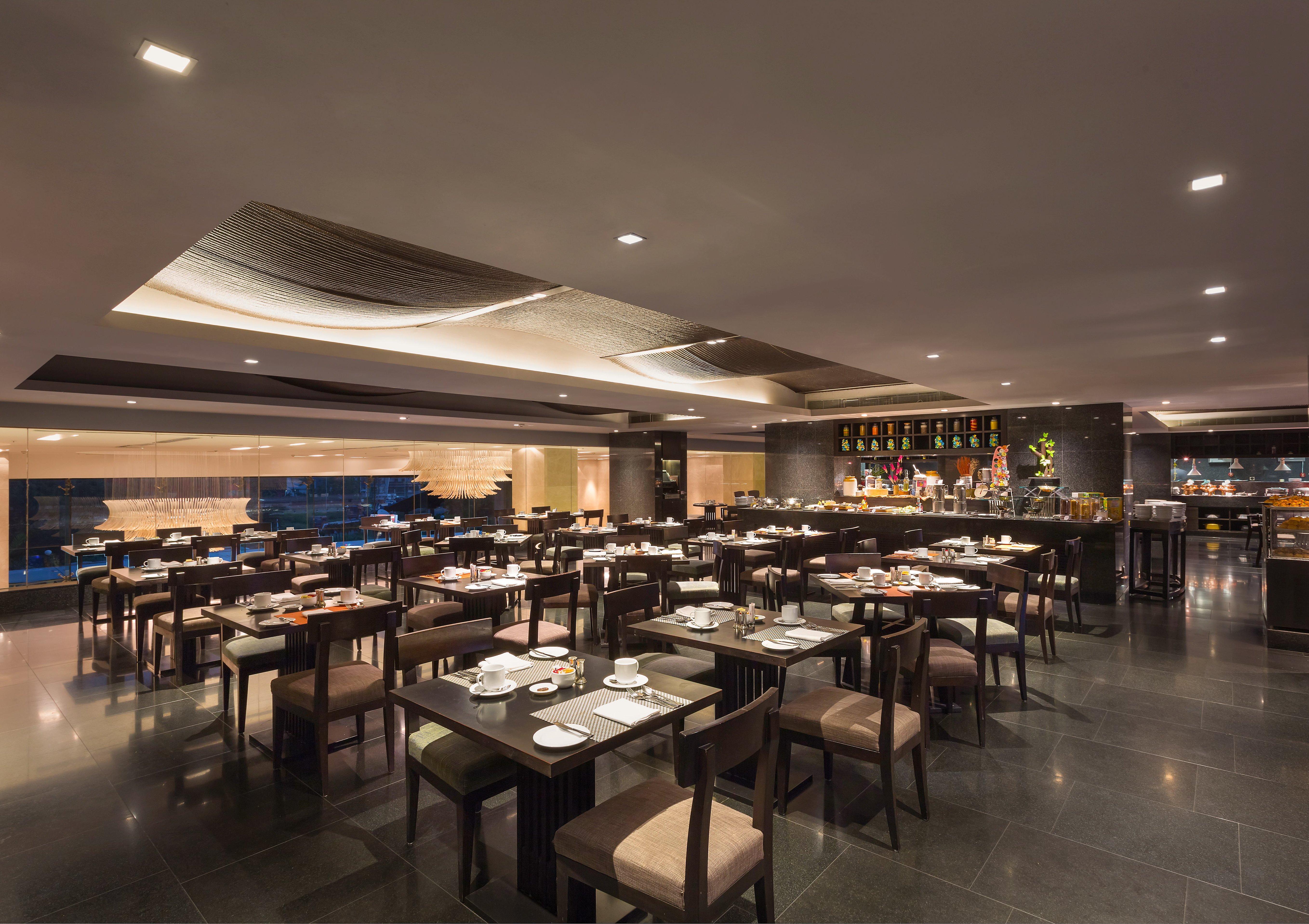 Crowne Plaza Kochi By Ihg Otel Dış mekan fotoğraf The interior of the restaurant