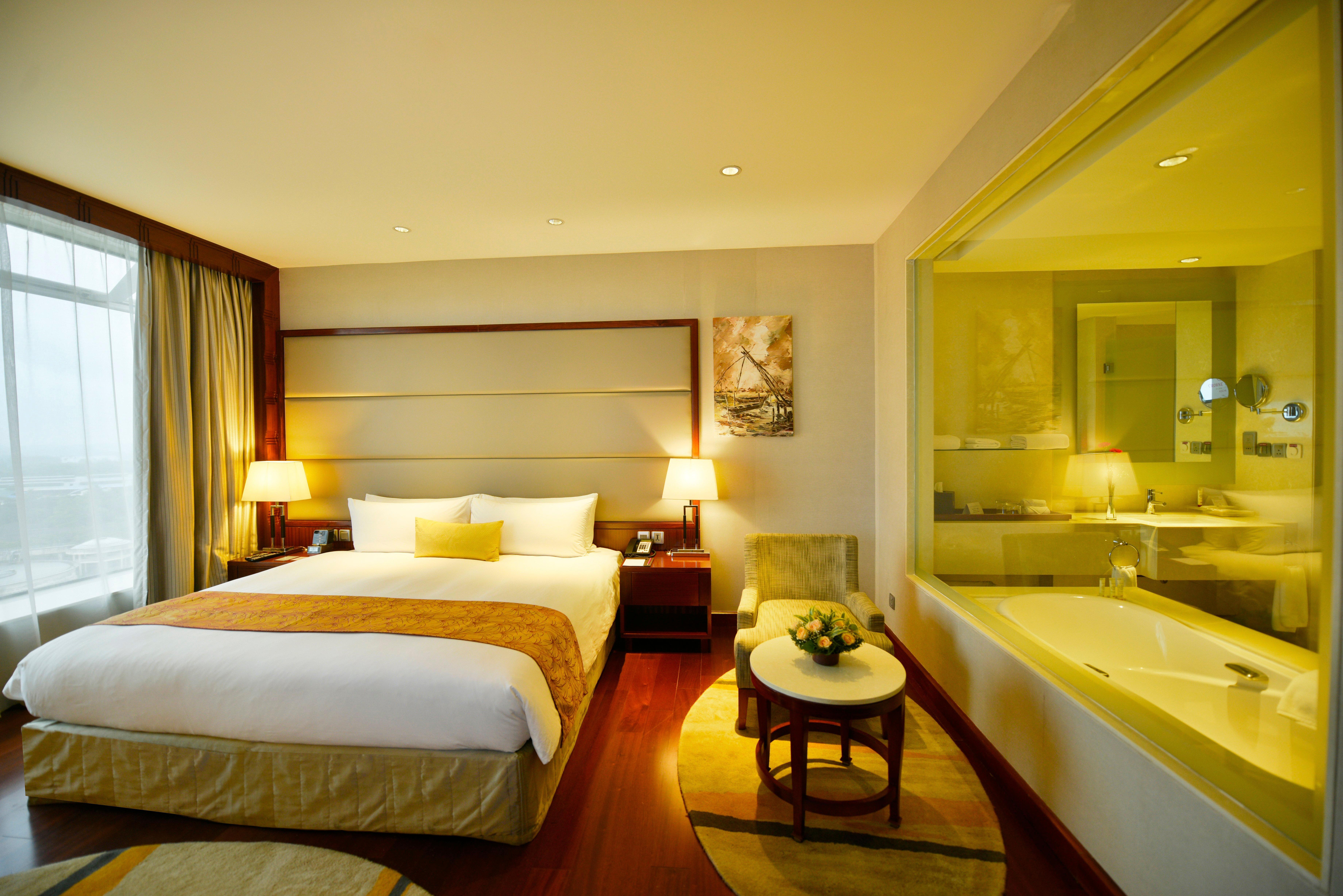 Crowne Plaza Kochi By Ihg Otel Dış mekan fotoğraf A room at the hotel