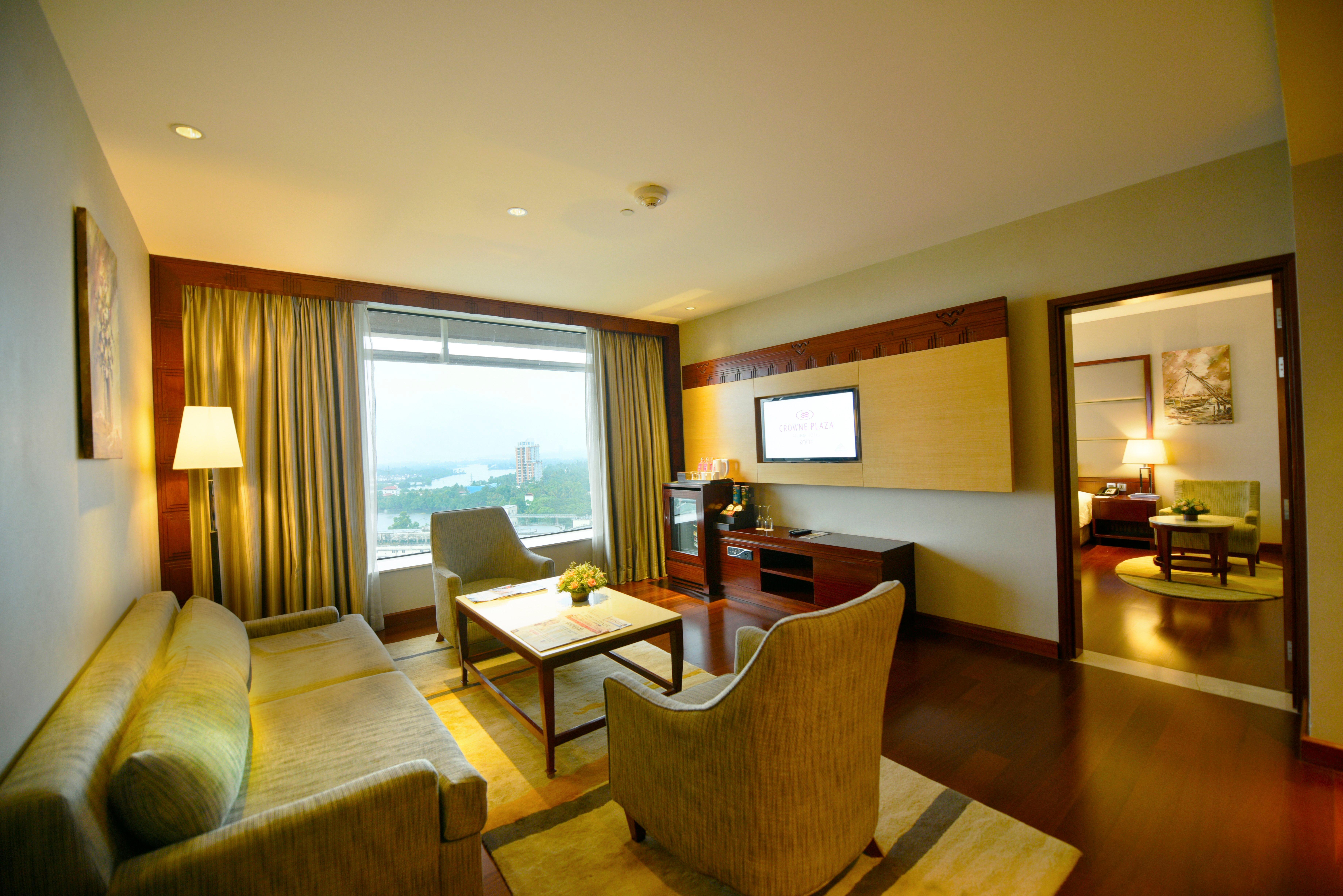 Crowne Plaza Kochi By Ihg Otel Dış mekan fotoğraf A suite at the Taj Bengal