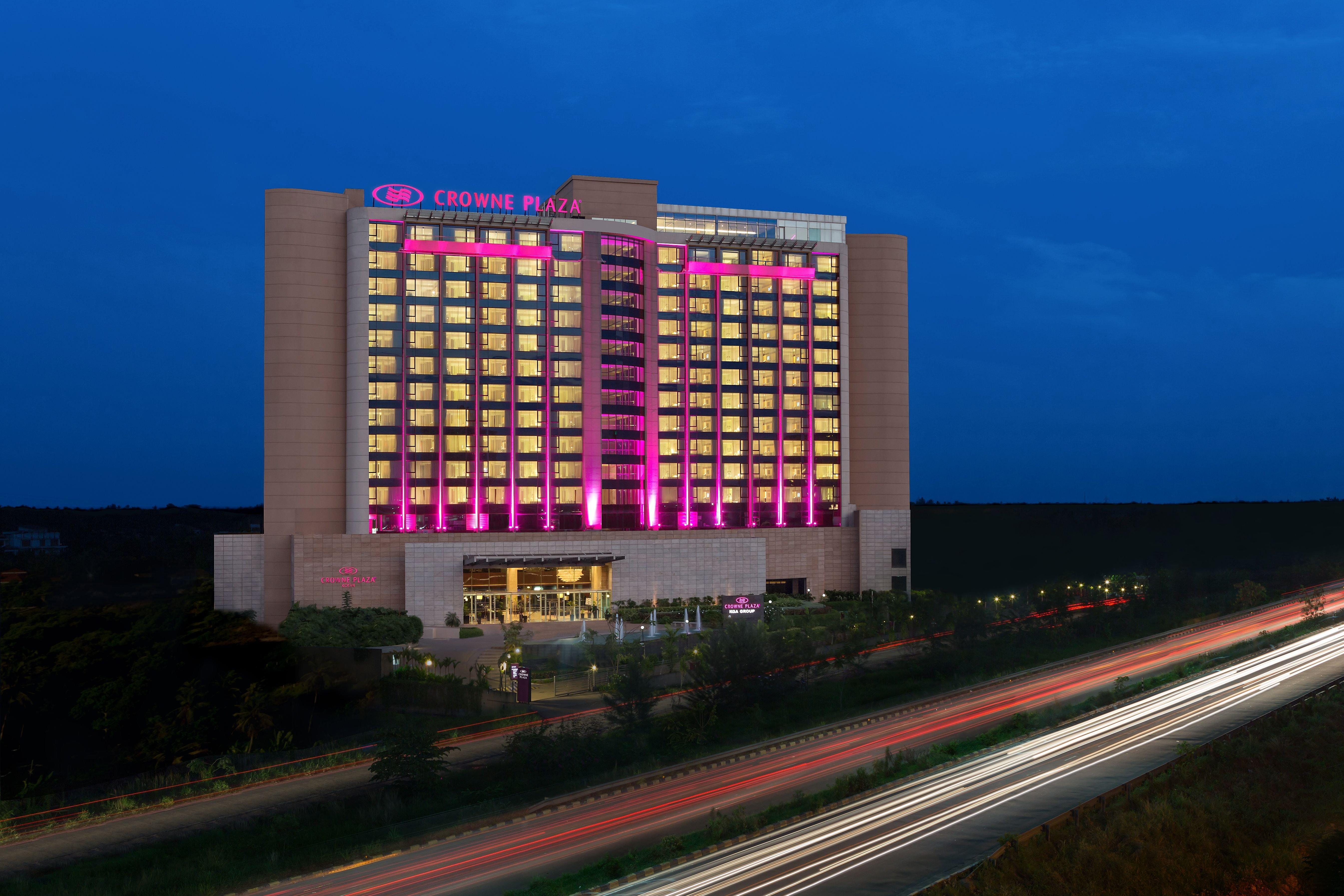 Crowne Plaza Kochi By Ihg Otel Dış mekan fotoğraf CROWNE PLAZA