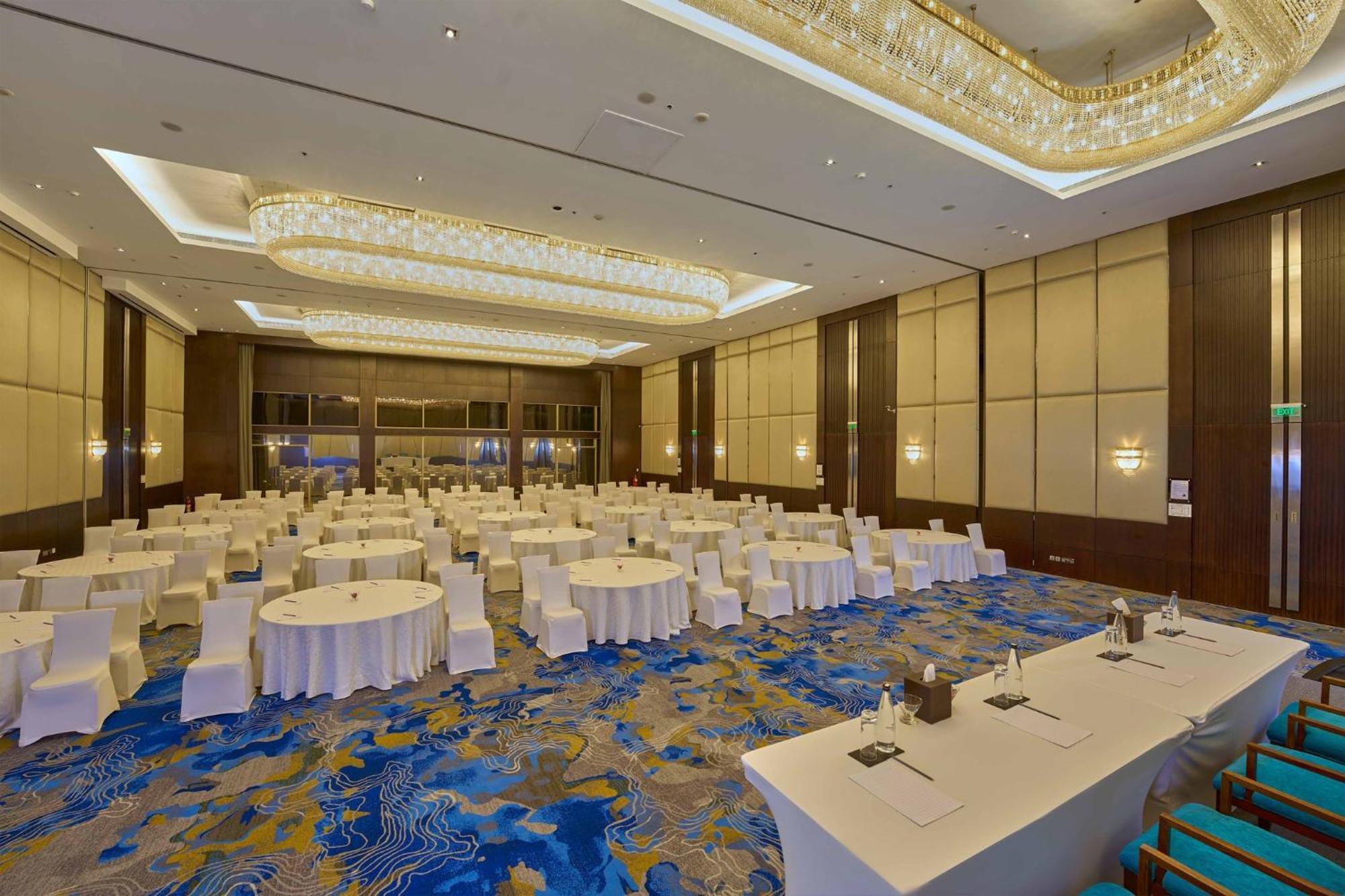 Crowne Plaza Kochi By Ihg Otel Dış mekan fotoğraf The Grand Ballroom